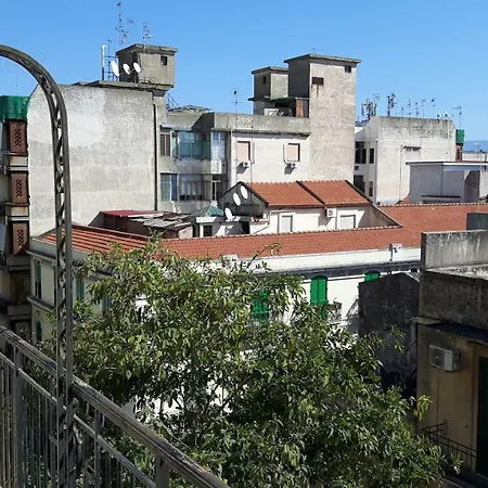 Il Tuppo - Al Centro In Cima Daire Messina